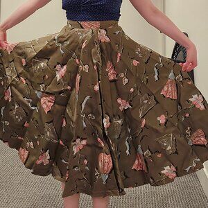 1960s Vintage Tan Full Circle Skirt Novelty Print Fans and Pink Roses